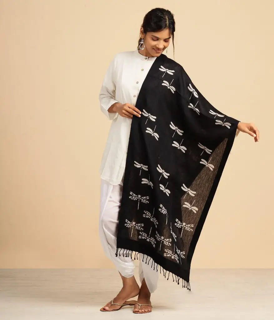 Shawl- Black. A festive gift