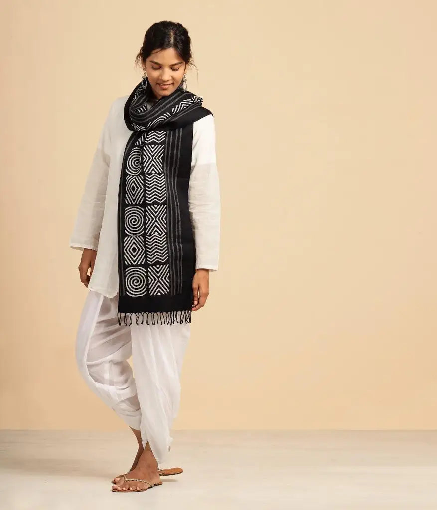 Ethnic Black - Shawl. A festive gift